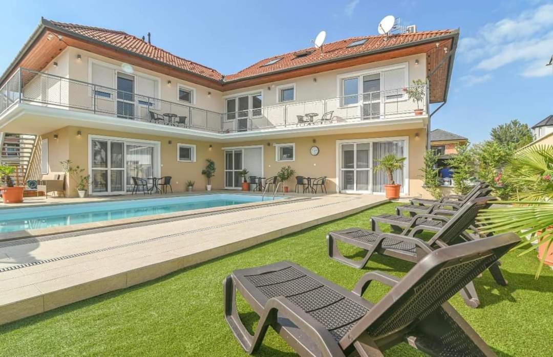 Happy Apartments Balatonlelle Exterior photo